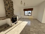 Girne’nin en merkezi konumunda, ana yola cepheli, SATILIK 187 m²  3+2 Daire!