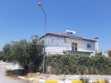 KIBRIS GİRNE ZEYTİNLİKTE DAĞ VE DENİZ MANZARALI SATILIK 4+1 VİLLA
