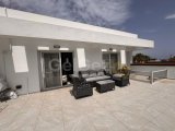 ALSANCAK CEMBERİNDE ANAYOL KARŞISI DÜKKAN ÜSTÜ GENİŞ TRASA SAHİP SATILIK 2+1 DAİRE