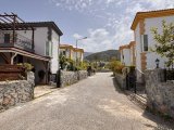 GİRNE ALSANCAK BÖLGESİNDE ALSANCAK İLKOKULU ARKASI SİTE İÇİ ÖZEL HAVUZLU GENİŞ KULLANIMA SAHİP FULL EŞYALI KİRALIK 3+1 VİLLA