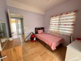 GİRNE ALSANCAK BÖLGESİNDE ALSANCAK İLKOKULU ARKASI SİTE İÇİ ÖZEL HAVUZLU GENİŞ KULLANIMA SAHİP FULL EŞYALI KİRALIK 3+1 VİLLA