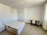 KIBRIS GİRNE MERKEZ'DE HAVUZLU SİTE İÇERİSİNDE KISMİ EŞYALI SATILIK 2+1 DAİRE
