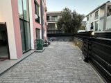 KIBRIS GİRNE OZANKÖY BÖLGESİNDE MUHTEŞEM DAĞ VE DENİZ MANZARALI,ŞÖMİNELİ VE FULL EŞYALI KİRALIK 4+1 LÜKS VİLLA