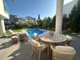 Girne Ozanköy'de Satılık Lüks 4+1 Villa