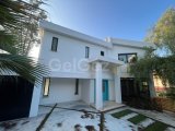 Girne Satılık 4+3 Lüks Villa / Özel Yüzme Havuzlu