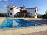 Girne Alsancak Bölgesinde 5+1, Özel Yüzme Havuzlu Kiralık Villa!﻿