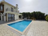 Girne Alsancak'da Merit Hotel Yakını Günlük Kiralık Villa!