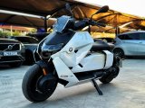 2022 Model Otomatik BMW CE04