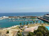 GİRNE MERKEZ'DE PANORAMİK DENİZ MANZARALI MUHTEŞEM 3+1 DAİRE