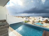 Mykonos Sitesinde Denize Sıfır Villa Konseptli Deniz Manzaralı Özel Havuzlu 2+1