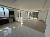 Girne Merkez'de Ana Cadde Üzerin'de Ticare izinli Ofis