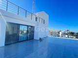 Girne Merkezde 2+1 Deniz Manzaralı Satılık Penthouse
