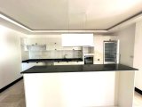 Girne Şehir Merkezinde Deniz ve Şehir Manzaralı 3+1 Yeni Daire Satılıktır.