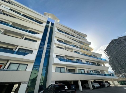 Girne Şehir Merkezinde Deniz ve Şehir Manzaralı 3+1 Yeni Daire Satılıktır.