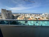 Girne Şehir Merkezinde Deniz ve Şehir Manzaralı 3+1 Yeni Daire Satılıktır.