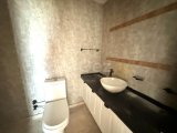 Girne Şehir Merkezinde Deniz ve Şehir Manzaralı 3+1 Yeni Daire Satılıktır.