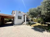 Bellapayis'te Güzel Bakımlı Bir Sitede Kiralık 4 Yatak Odalı Villa