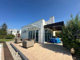 Catalkoy'de Denize sıfır 4+2 Villa