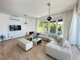 Catalkoy'de Denize sıfır 4+2 Villa