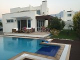 Catalkoy'de Denize sıfır 4+2 Villa
