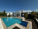 Catalkoy'de Denize sıfır 4+2 Villa