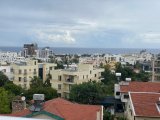 Girne Merkez'de Satılık Geniş Bagımsız Mutfaklı 3+1 Daire