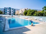 Alsancak'ta yüzme havuzlu rahat bir sitede 81 m2 2 odalı daire