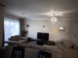 Alsancak'ta iki balkonlu daire 3 + 1 (130 m²)