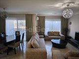 Alsancak'ta iki balkonlu daire 3 + 1 (130 m²)