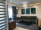 Alsancak'ta yüzme havuzlu rahat bir sitede 81 m2 2 odalı daire