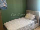 Alsancak'ta yüzme havuzlu rahat bir sitede 81 m2 2 odalı daire