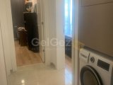 Alsancak'ta yüzme havuzlu rahat bir sitede 81 m2 2 odalı daire