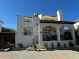 Bellapayis'te rahat site içinde 4+1 Villa