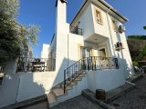 Bellapais'te 4 Yatak Odalı Villa