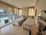 Bellapais'de Muhteşem Manzaralı Satılık 5 Yatak Odalı Villa!
