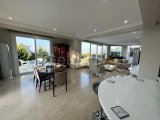 Bellapais'de Muhteşem Manzaralı Satılık 5 Yatak Odalı Villa!