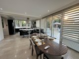 Bellapais'de Muhteşem Manzaralı Satılık 5 Yatak Odalı Villa!