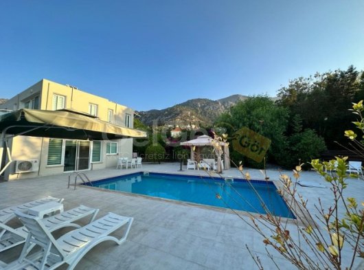 Bellapais'de Muhteşem Manzaralı Satılık 5 Yatak Odalı Villa!