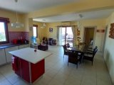 Toplam 91m2 alana sahip teraslı 2 yatak odalı daire