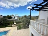 Bellapais'de Yüzme Havuzlu 3+1 Villa