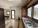 Bellapais'de Yüzme Havuzlu 3+1 Villa