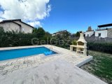 Bellapais'de Yüzme Havuzlu 3+1 Villa