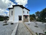 Bellapais'de Yüzme Havuzlu 3+1 Villa