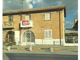 Küçük Kaymaklı bölgesinde ana caddeye sıfır ticari izinli sarıtaş iş yeri full tadilatlı