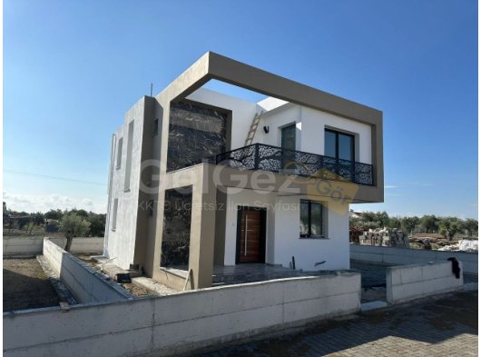 4+1 SATILIK LÜKS VİLLA