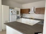 Küçük Kaymaklı bölgesinde satılık 3+1 ticari konut