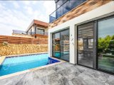 Girne Edremit'te Satılık 4+1 Villa