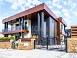 Girne Edremit'te Satılık 4+1 Villa