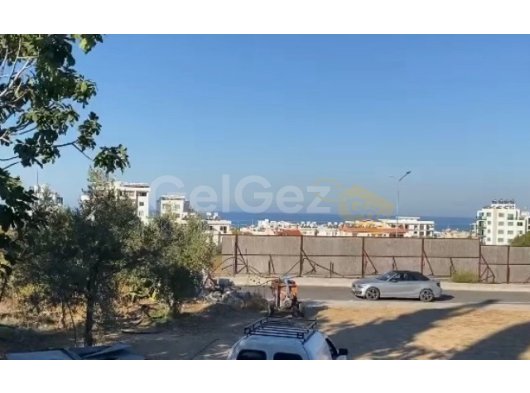 Girne Merkez'de Anayol Cepheli Satılık Arsa