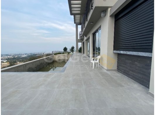 Girne Edremit'te Satılık 4+1 Villa